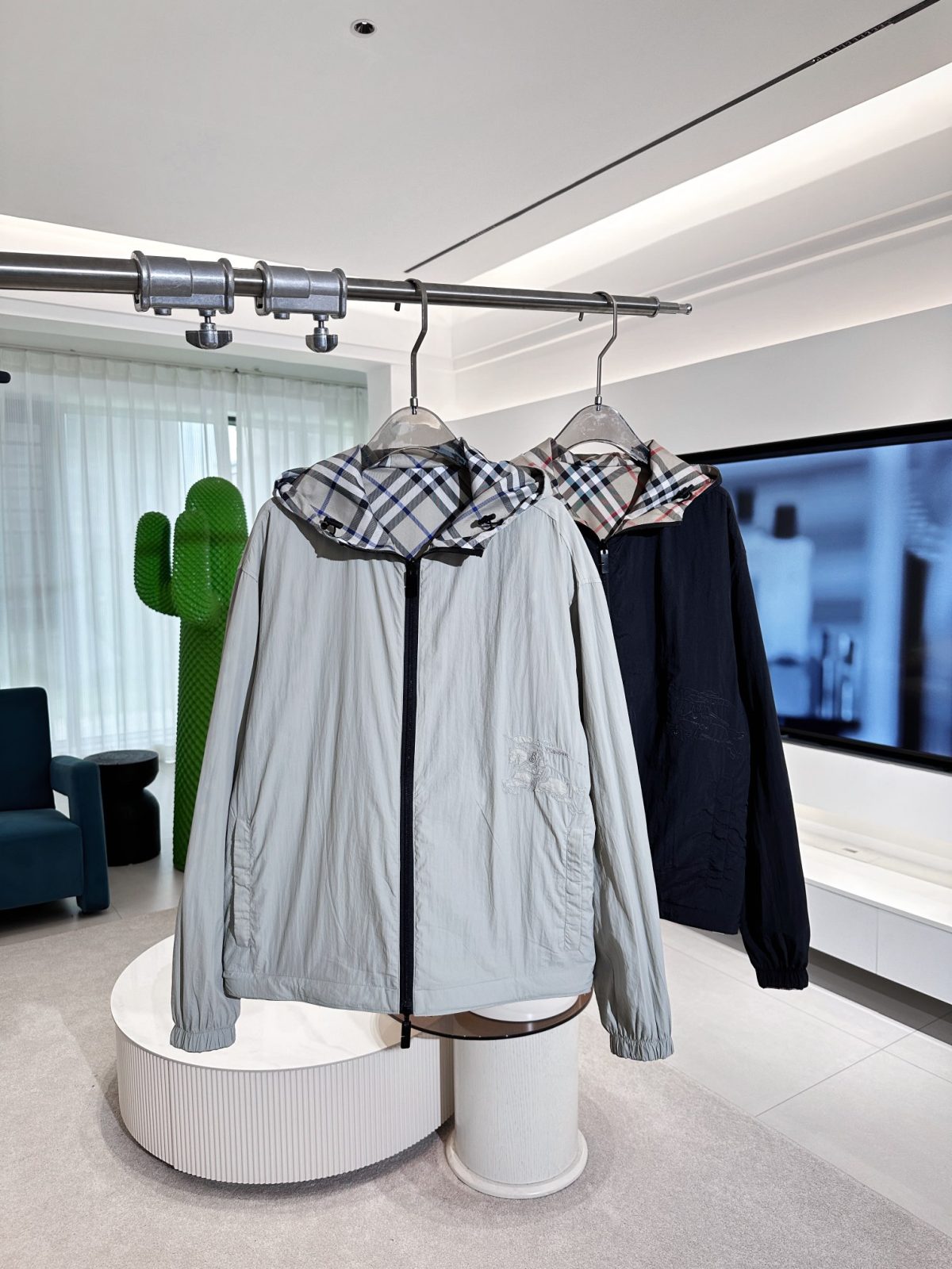Burberry 2025SS Reversible Check EKD Hooded Jacket - Image 7