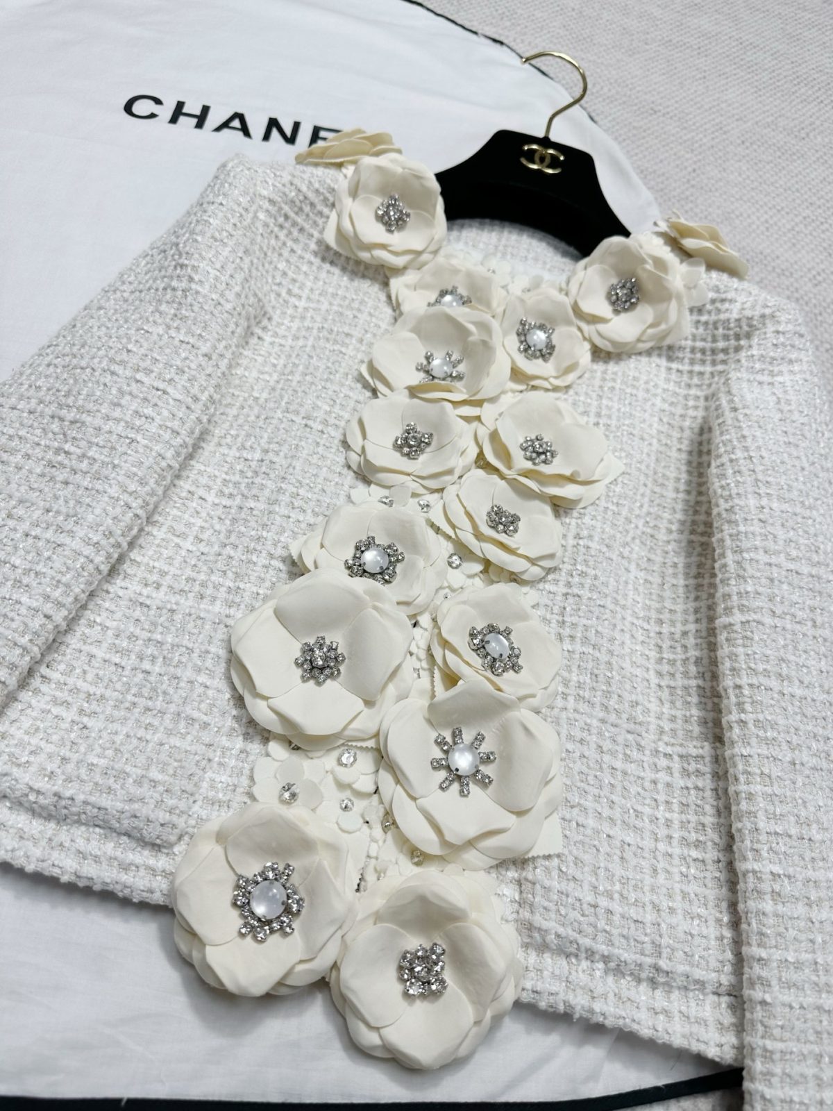 Chanel 2025 Resort Collection CC25C Exclusive Couture Floral Knit Jacket - Image 9