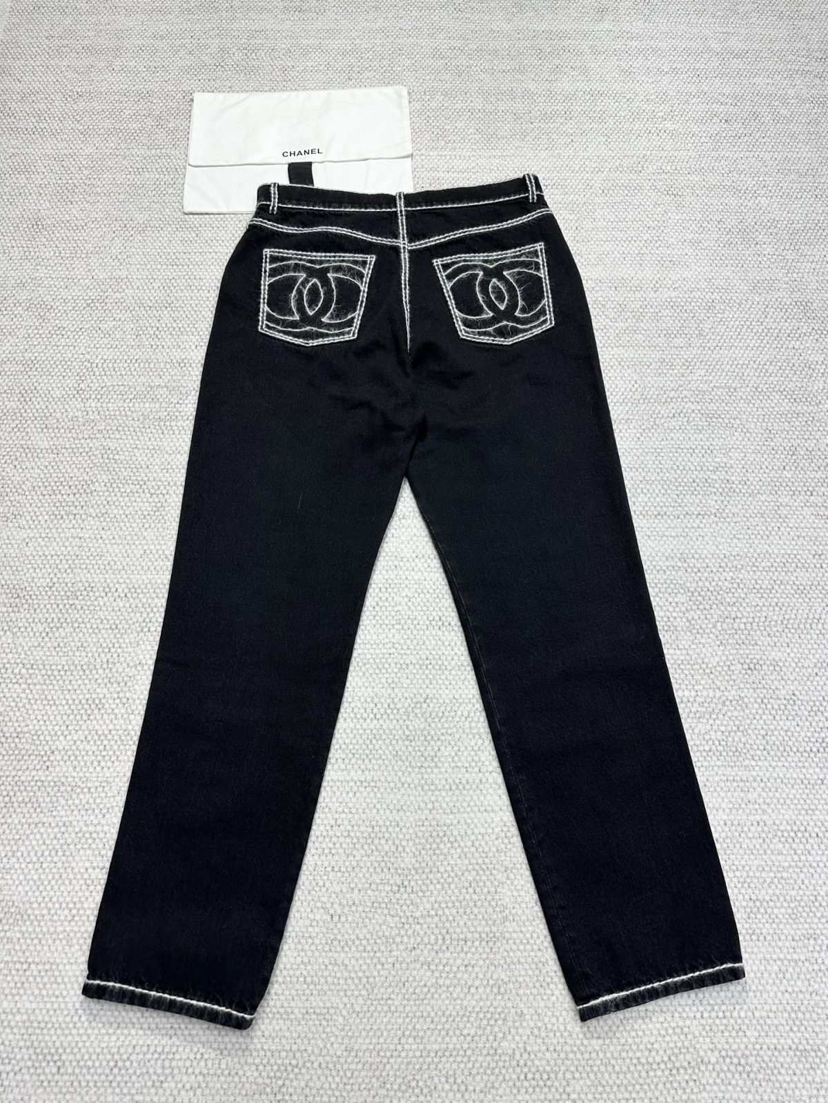 Chanel 2025 Resort “Comic Stitch” Denim Pants - Image 10